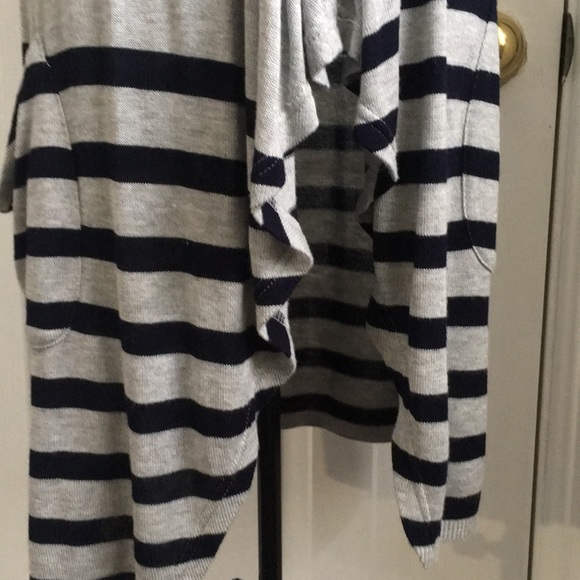 Striped Asymmetric Sleeveless Cardigan - Picture 7 of 7